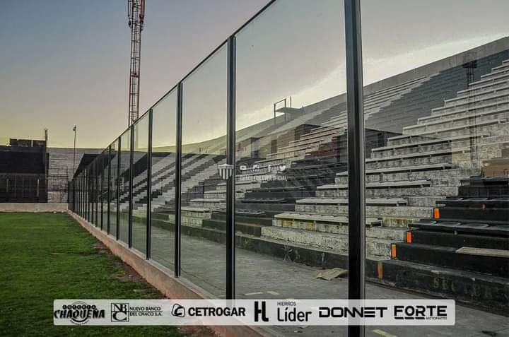 Club Sportivo Italiano on X: OBRAS EN MARCHA Esta mañana comenzaron los  trabajos de remodelación en el estadio. Se inició el arreglo del alambrado  perimetral del campo de juego. También se realizará
